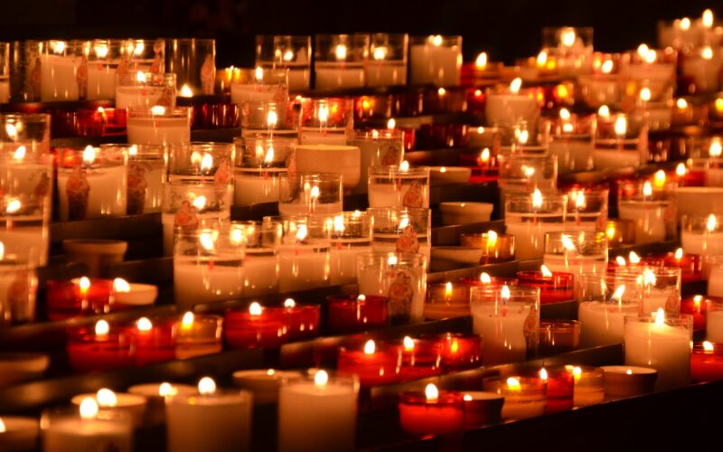 what is the difference between grief and mourning